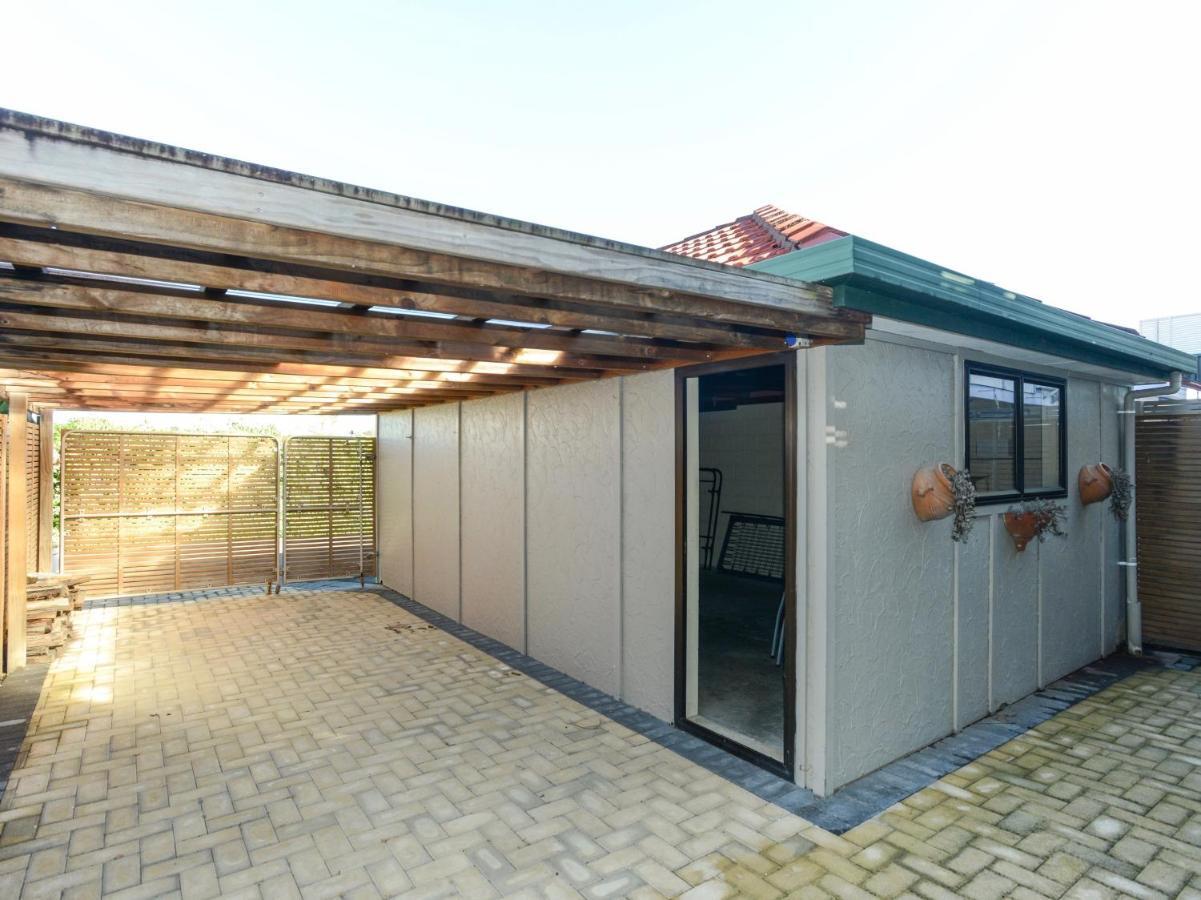 Marine Parade Magic - Holiday home *