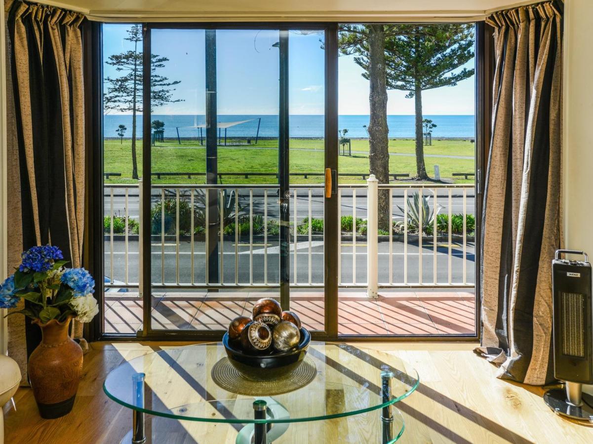 Marine Parade Magic - *